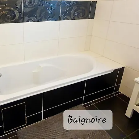 Villa Spacieuse Et Agreable Saint-Pierre-du-Mont (Landes)